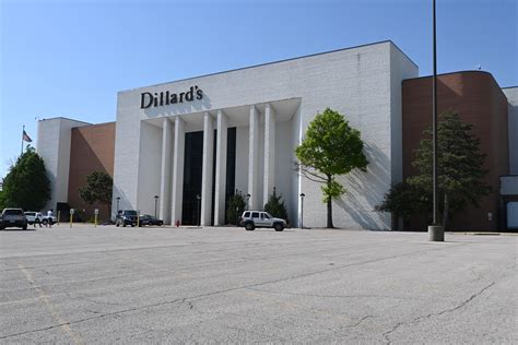 dillard's independence mo.